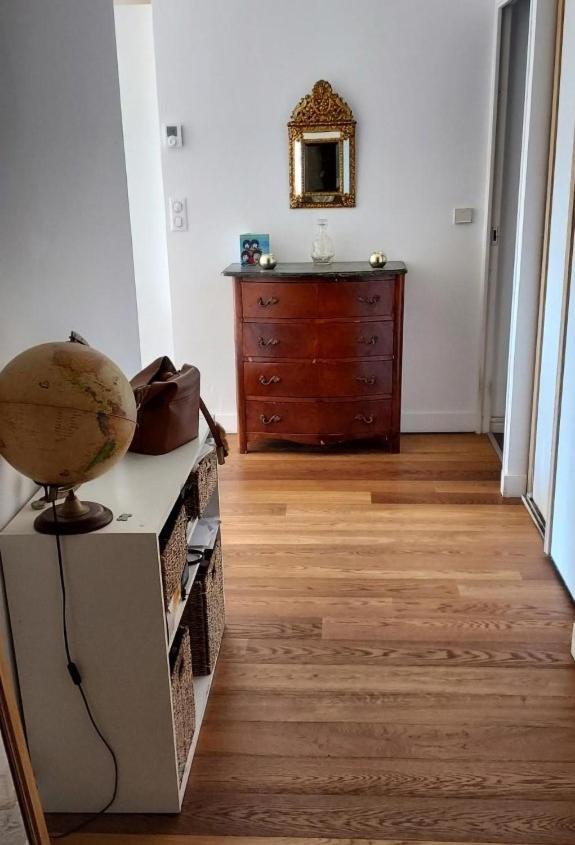 Chambre Lit 2 Personnes Dans Appartement Du Logeur Mandelieu Extérieur photo